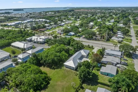 498 17th Street Vero Beach FL 32960