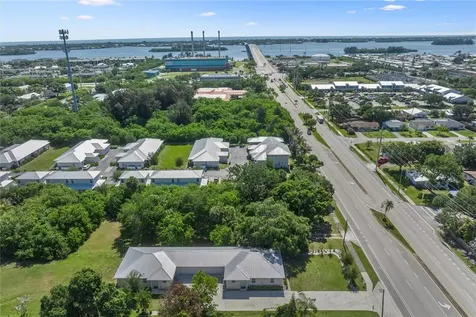 498 17th Street Vero Beach FL 32960