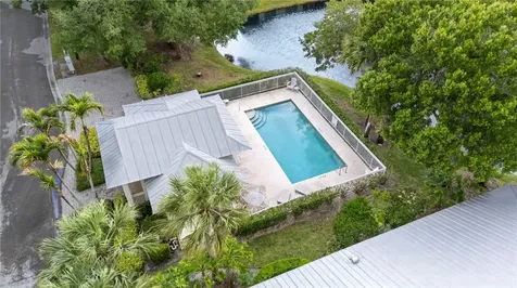 406 Pineapple Square SW Vero Beach FL 32962