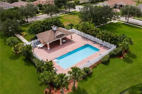 1563 Par Court Vero Beach FL 32966