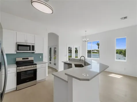 424 53rd Square Vero Beach FL 32968