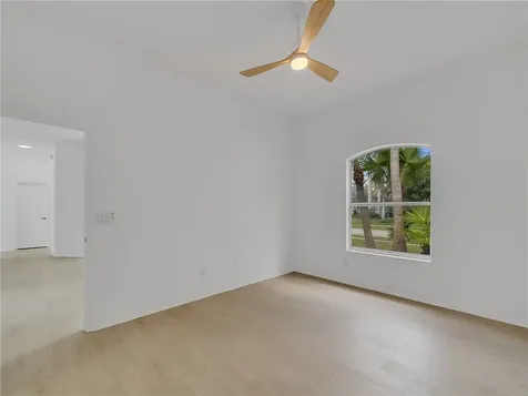 424 53rd Square Vero Beach FL 32968
