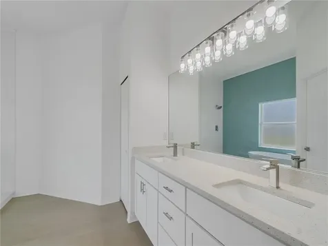 424 53rd Square Vero Beach FL 32968