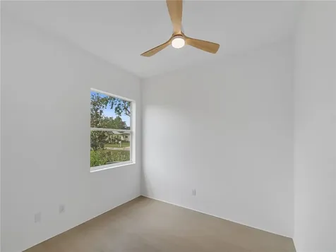 424 53rd Square Vero Beach FL 32968