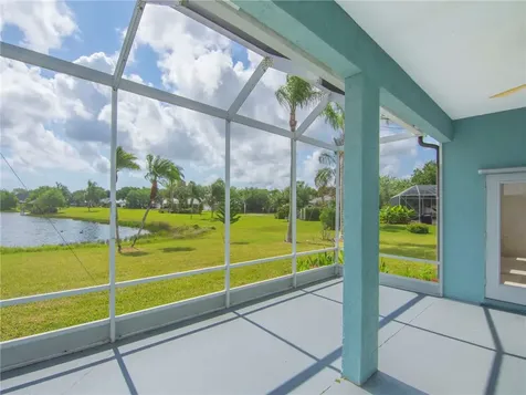 424 53rd Square Vero Beach FL 32968