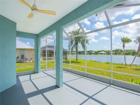 424 53rd Square Vero Beach FL 32968
