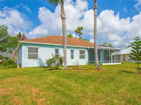 424 53rd Square Vero Beach FL 32968
