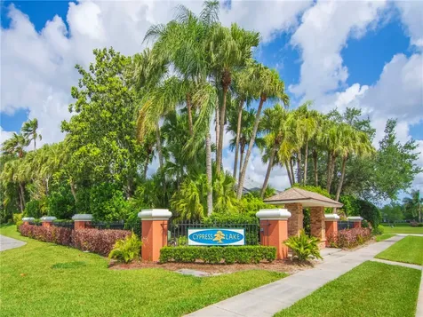 424 53rd Square Vero Beach FL 32968