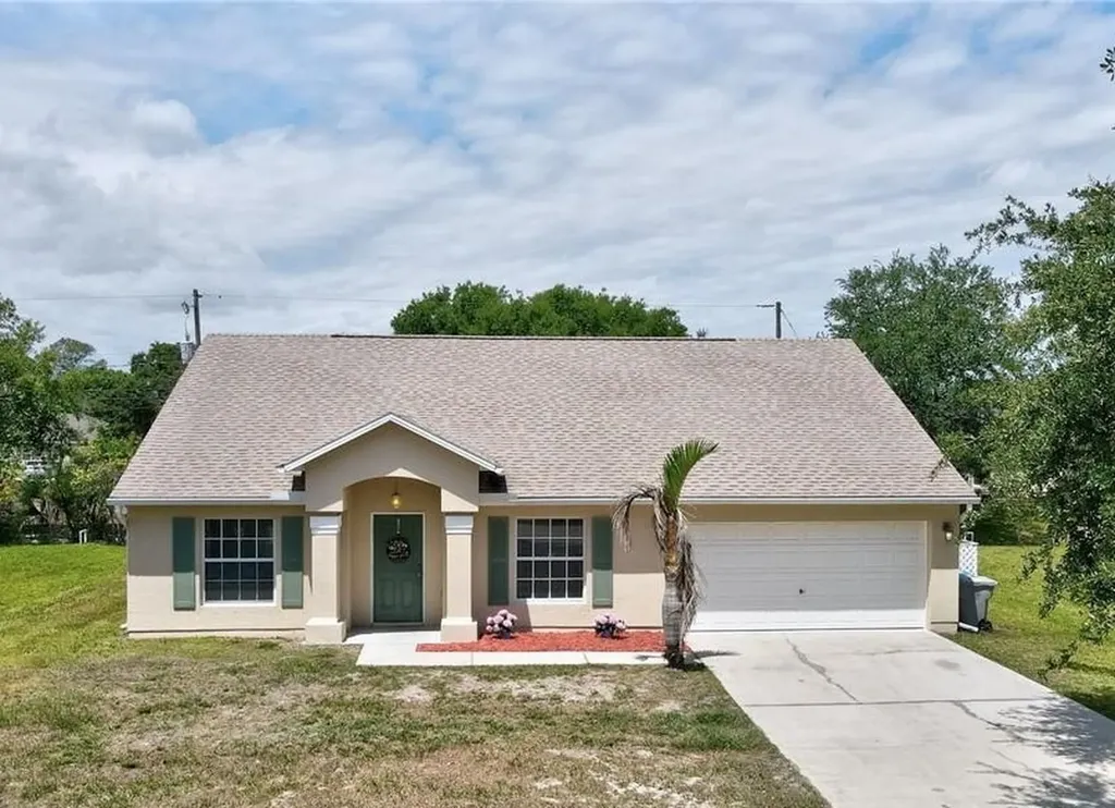 8465 101st Avenue Vero Beach FL 32967