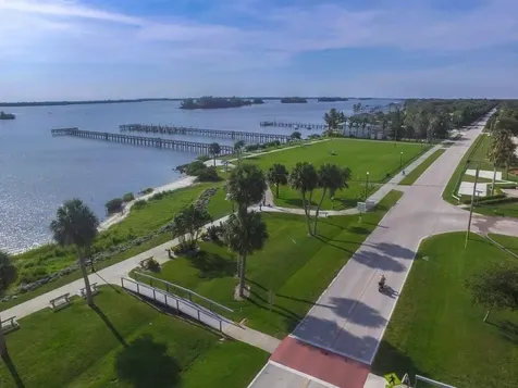 8465 101st Avenue Vero Beach FL 32967