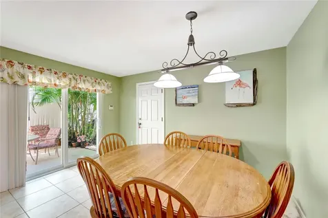 1543 Par Court Vero Beach FL 32966