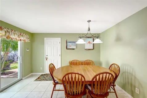 1543 Par Court Vero Beach FL 32966