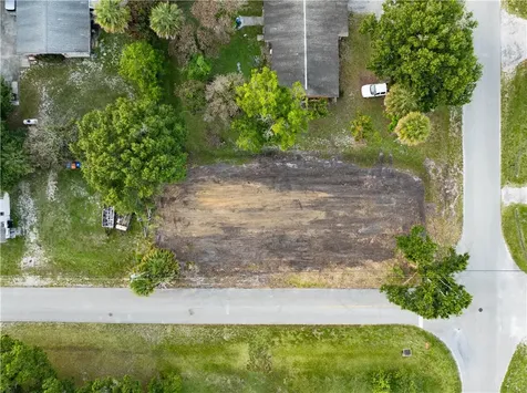 4805 34th Avenue Vero Beach FL 32967
