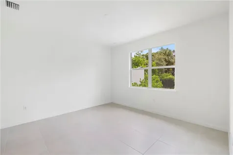 1349 Harper Way Vero Beach FL 32960