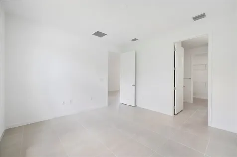 1349 Harper Way Vero Beach FL 32960