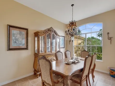 522 N Valencia Circle SW Vero Beach FL 32968