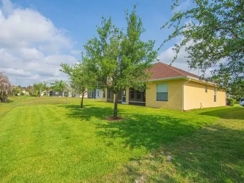522 N Valencia Circle SW Vero Beach FL 32968