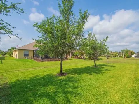 522 N Valencia Circle SW Vero Beach FL 32968