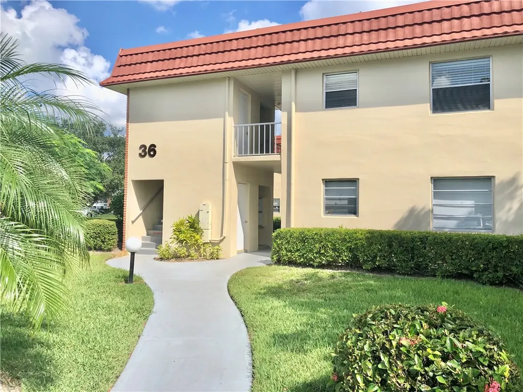 36 Pine Arbor Lane Vero Beach FL 32962