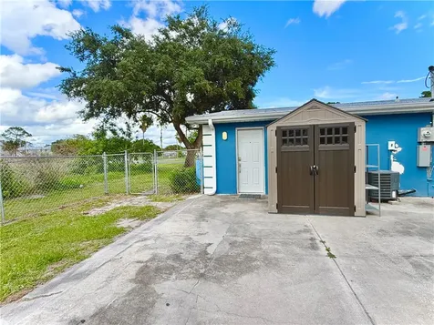 1835 42nd Avenue Vero Beach FL 32960