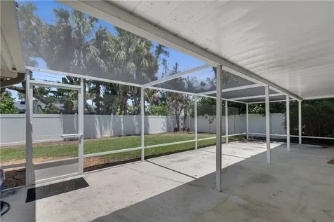 525 Iris Lane Vero Beach FL 32963