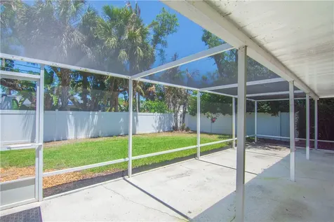 525 Iris Lane Vero Beach FL 32963