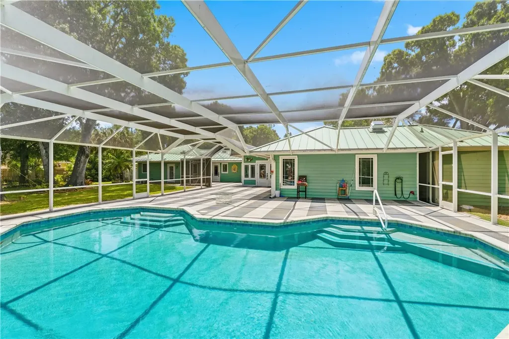 480 38th Court Vero Beach FL 32968