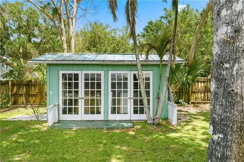 480 38th Court Vero Beach FL 32968