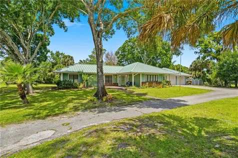 480 38th Court Vero Beach FL 32968