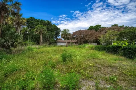 4825 32nd Avenue Vero Beach FL 32967
