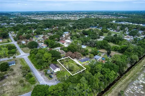 4825 32nd Avenue Vero Beach FL 32967