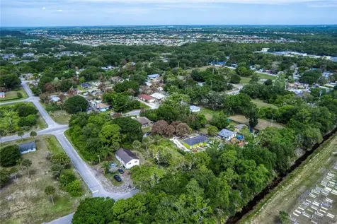 4825 32nd Avenue Vero Beach FL 32967