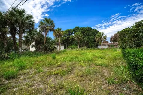 4825 32nd Avenue Vero Beach FL 32967
