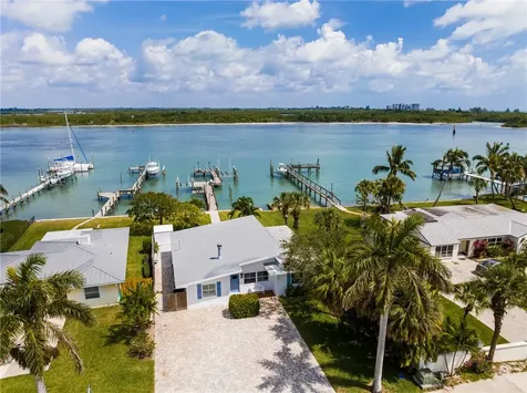 1604 Seaway Drive Hutchinson Island FL 34949