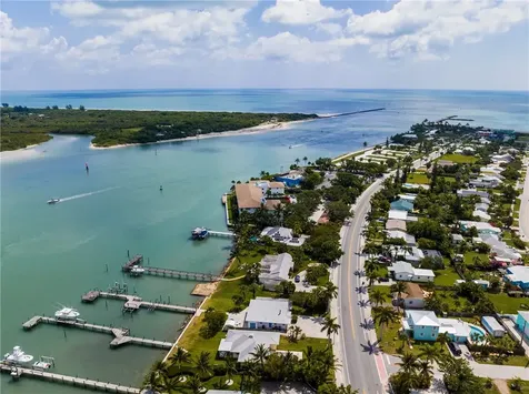 1604 Seaway Drive Hutchinson Island FL 34949