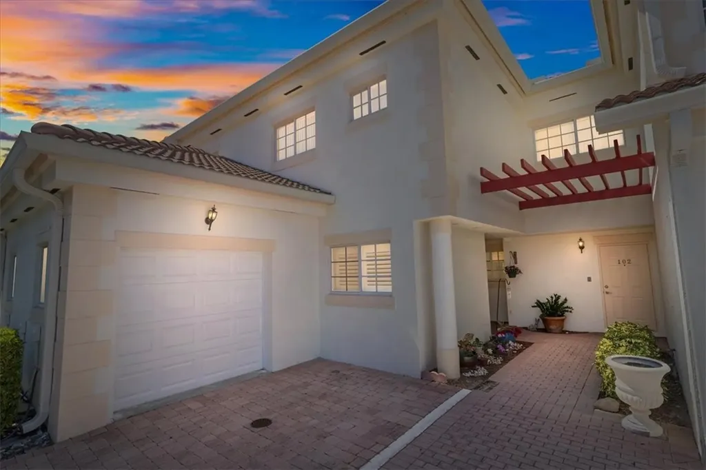512 7th Square Vero Beach FL 32962