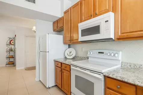 512 7th Square Vero Beach FL 32962