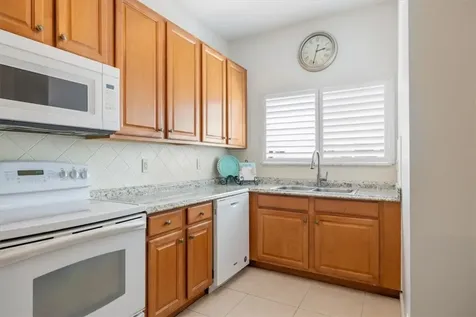 512 7th Square Vero Beach FL 32962