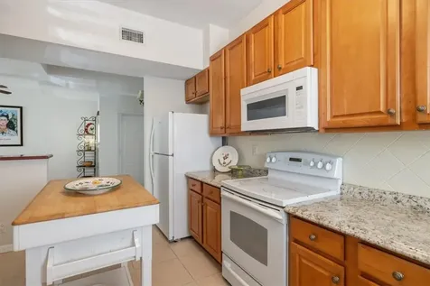 512 7th Square Vero Beach FL 32962