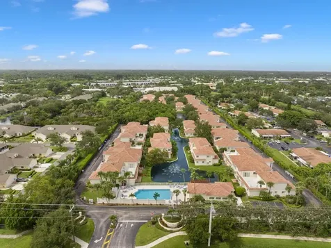 512 7th Square Vero Beach FL 32962