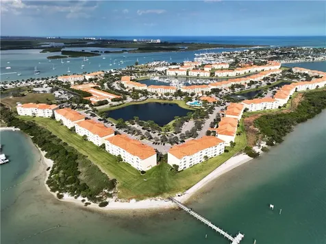 19 Harbour Isle Drive W Hutchinson Island FL 34949