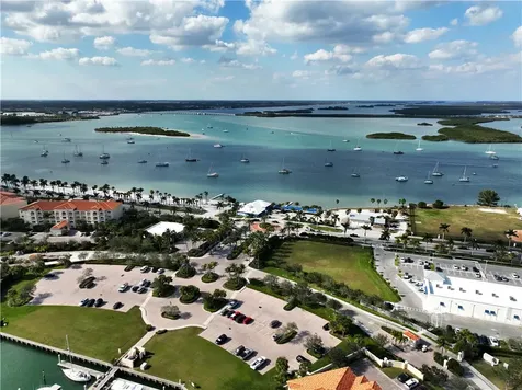 19 Harbour Isle Drive W Hutchinson Island FL 34949