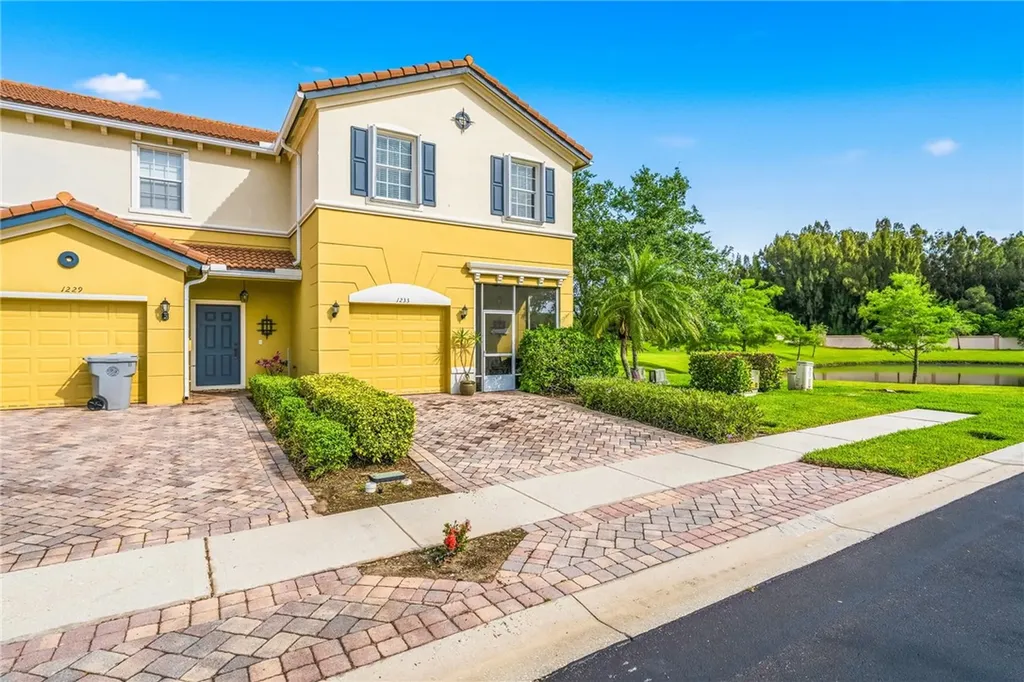 1233 Normandie Way Vero Beach FL 32960