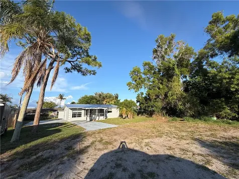 3277 SE Birch Avenue Stuart FL 34997