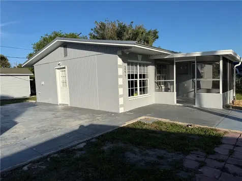 3277 SE Birch Avenue Stuart FL 34997