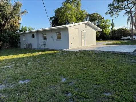 3277 SE Birch Avenue Stuart FL 34997