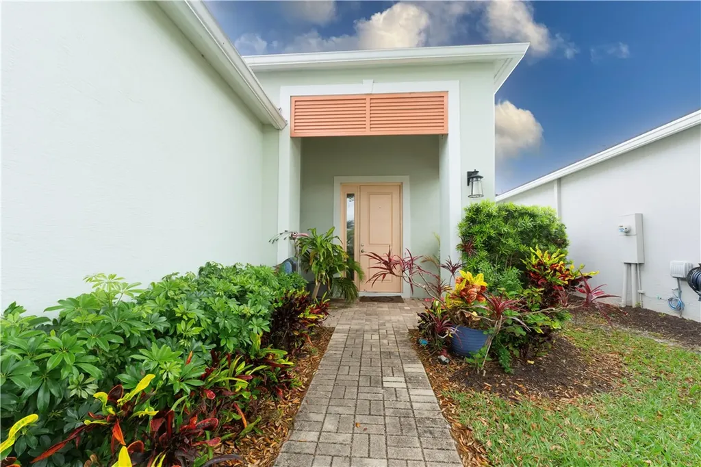 2172 Falls Manor Vero Beach FL 32967