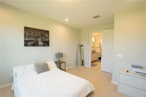 2172 Falls Manor Vero Beach FL 32967