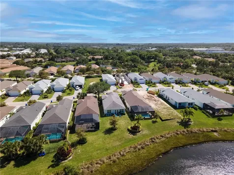 2172 Falls Manor Vero Beach FL 32967