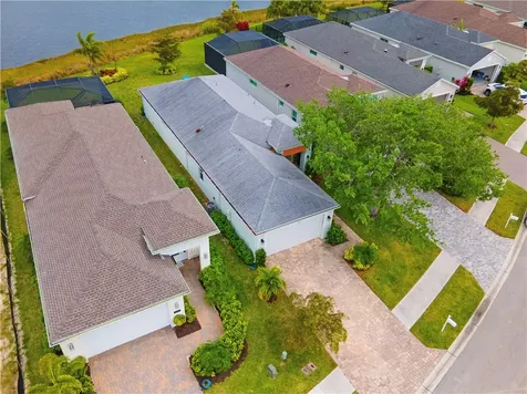 2172 Falls Manor Vero Beach FL 32967